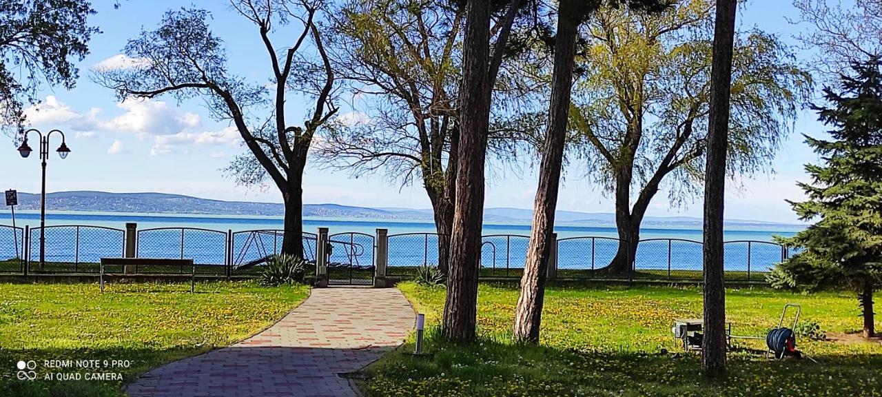 Onebeach Apartman Siofok Bagian luar foto