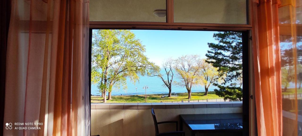 Onebeach Apartman Siofok Bagian luar foto