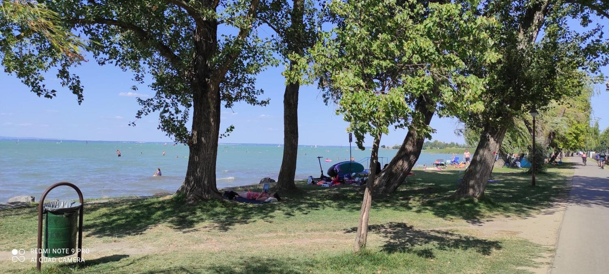 Onebeach Apartman Siofok Bagian luar foto